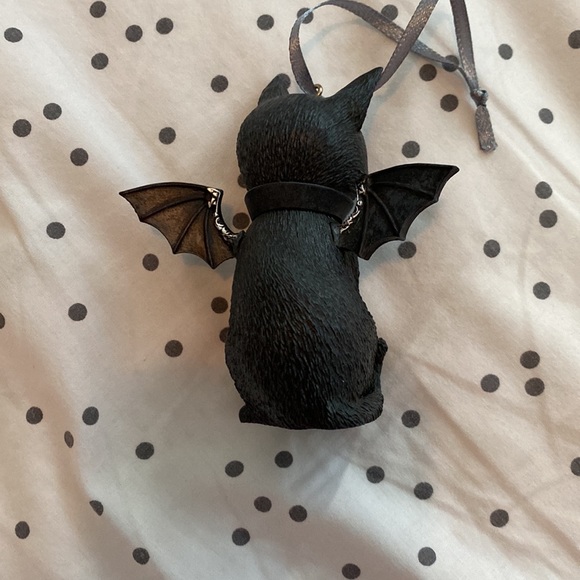 Cute witchy cat ornament - Picture 3 of 3